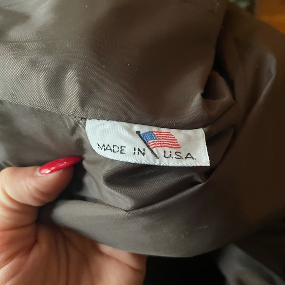 Vintage full-length leather and fur winter coat. Shoulder pads, and puff sleeves - Picture 7 of 11